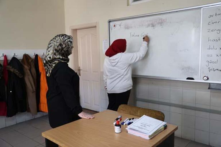 Oğlunun sorduğu matematik sorusunu bilemeyince karar verdi Bir annenin azmi ve zaferi