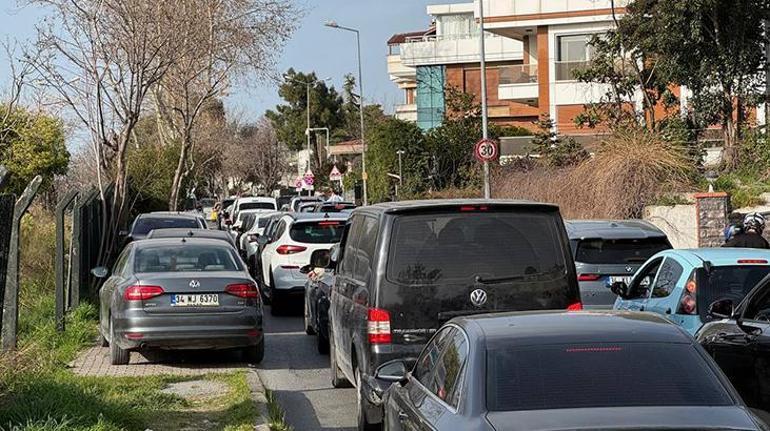 Bakırköyde bitmeyen yol vatandaşı çileden çıkardı 3-5 dakikalık yol 1 saat sürüyor