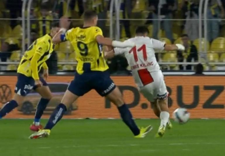 Fenerbahçe maçında tartışılan pozisyon Eski hakem yorumladı: Bunu yaparken vücudu genişletiyorsa penaltı