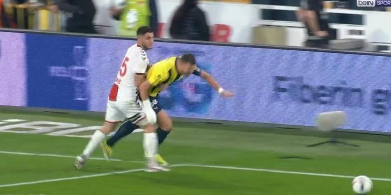 Fenerbahçe maçında tartışılan pozisyon Eski hakem yorumladı: Bunu yaparken vücudu genişletiyorsa penaltı