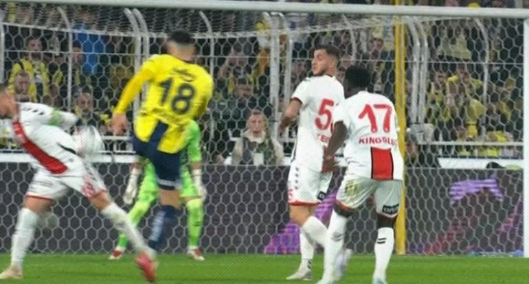 Fenerbahçe maçında tartışılan pozisyon Eski hakem yorumladı: Bunu yaparken vücudu genişletiyorsa penaltı