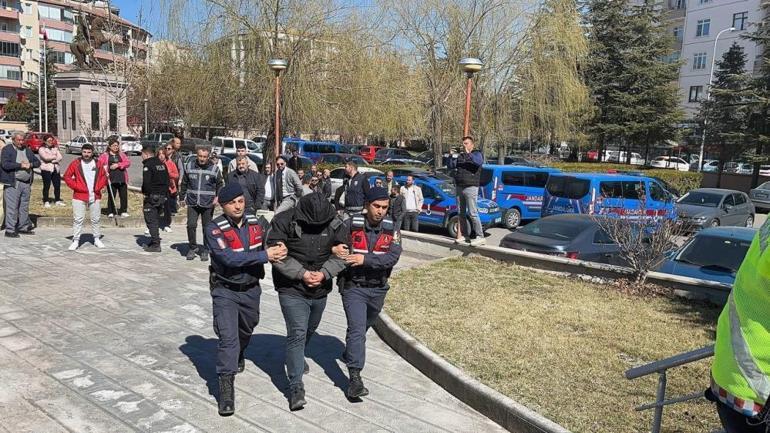 Niğdede mumya satmaya çalışırken yakalandılar Valilikten açıklama geldi