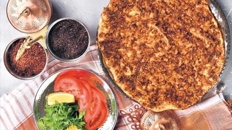 Fiyatından lezzetine çeşit çeşit lahmacun