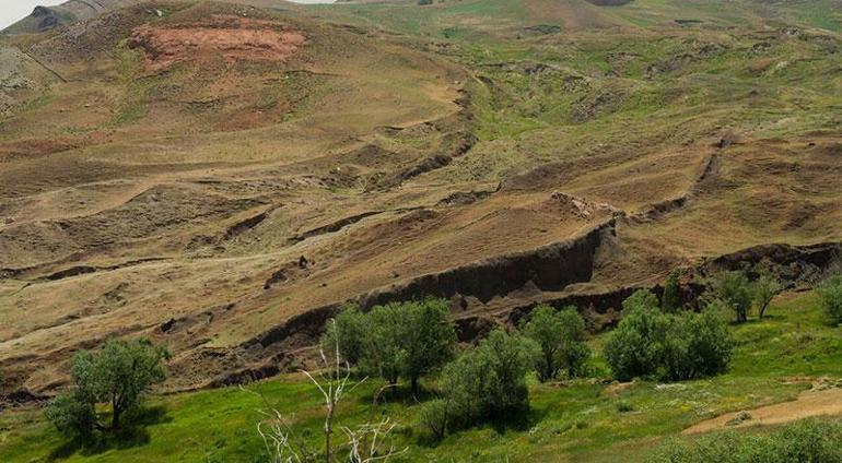 Nuhun gemisi Ağrı Dağında mı saklı Tekrar gündemde: Tarifle aynı, işareti var