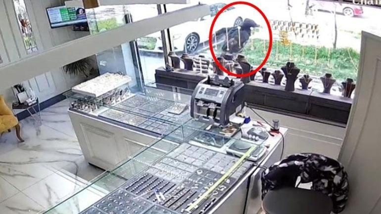 Bursada fıkra gibi olay Kuyumcu, silahlı soygun girişimini ‘şaka’ sandı
