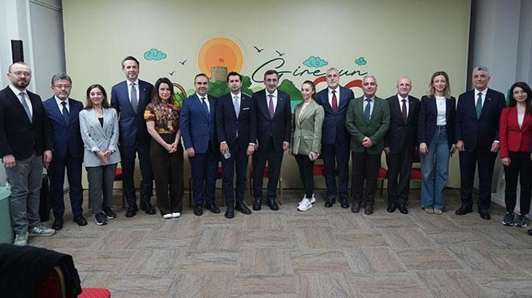 Bakan Şimşek: Ekonomi programında sapma beklemiyoruz