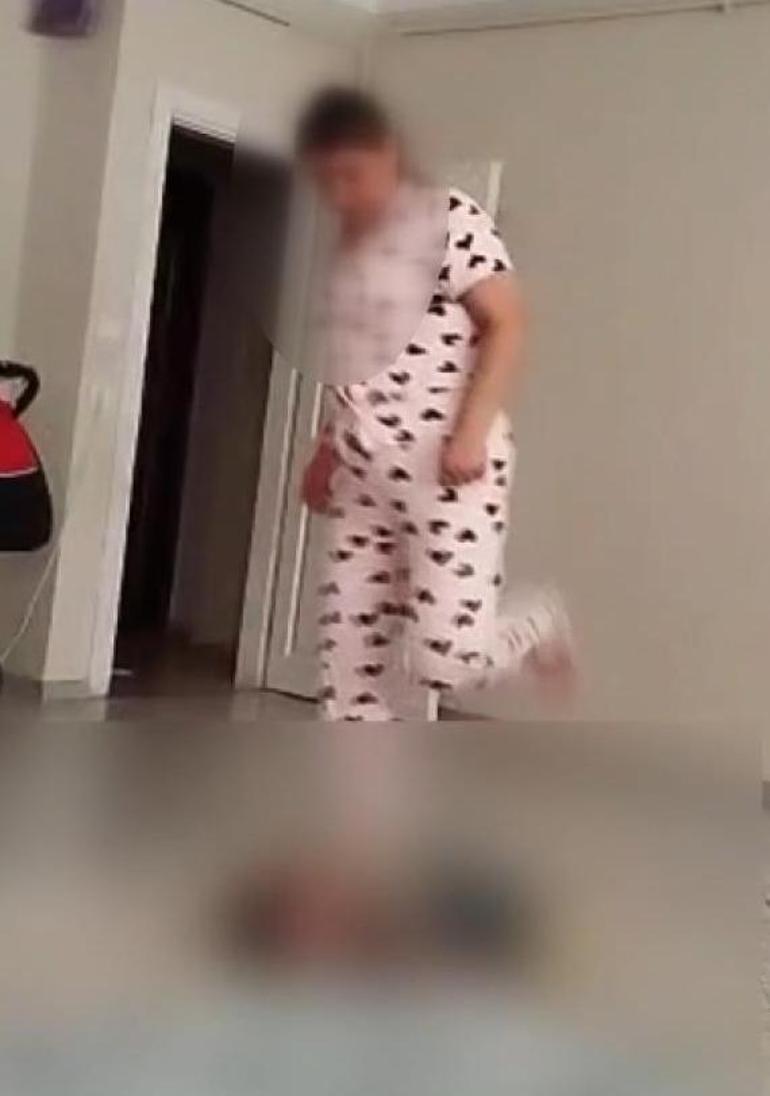 Bunu yapan insan olamaz Cani bakıcıdan bebeğe şiddet
