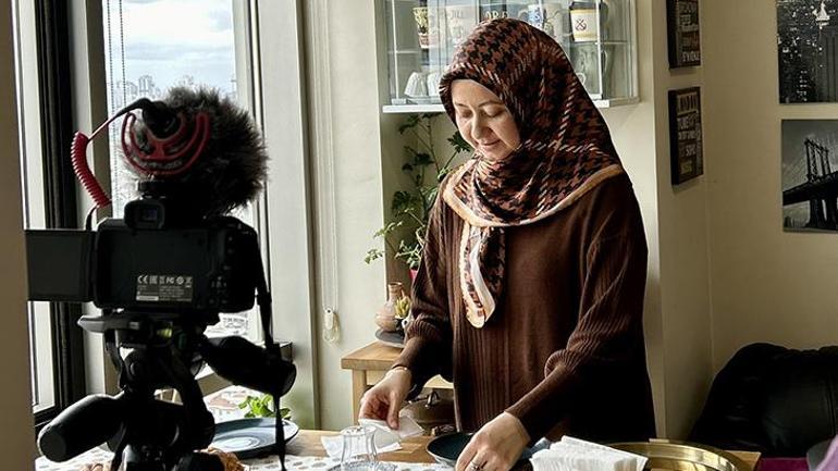 Yemekleri İngilizce yapıyor, milyonlar izliyor 20 yıllık tarif serüveni: İsraf olmasın