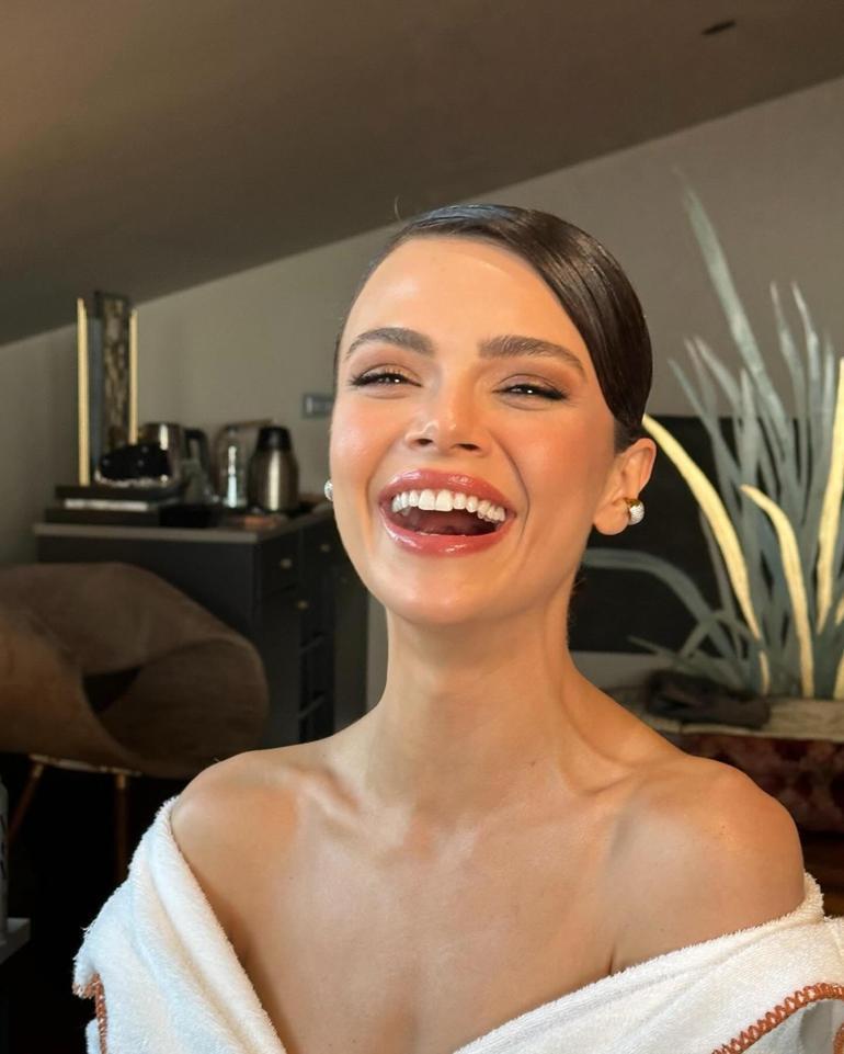 Uzak Şehirin Alyası Sinem Ünsal, fit hallerinin sırrını açıkladı Gluten ve et yok