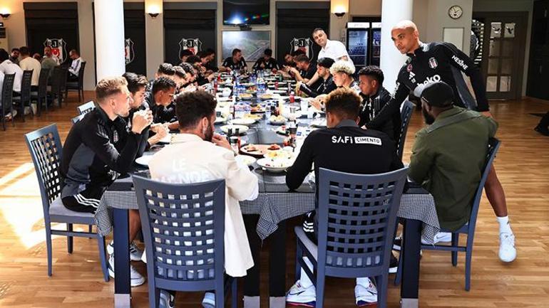 Beşiktaş Başkanı Serdal Adalı takımla buluştu