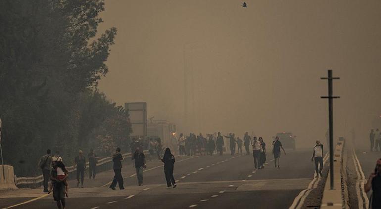 Son dakika Kudüsteki yangın İsrail’in askeri üssüne ulaştı