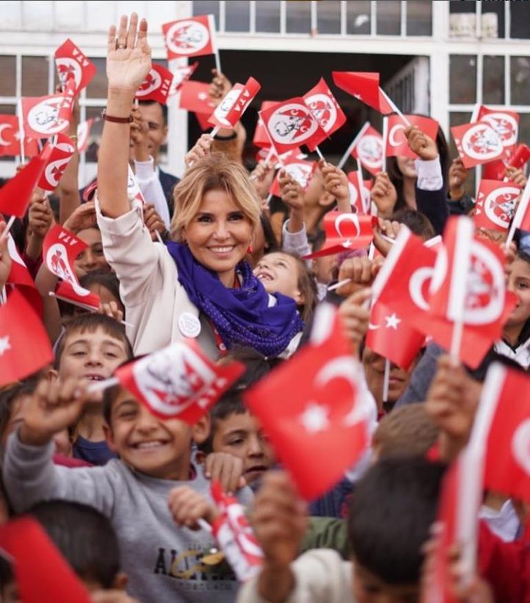 Gülben Ergenden 1 Mayıs kutlaması Armut pişmedi ağzıma hiç düşmedi...