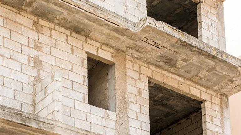 1999da binaları aynı hata yıkmış Boyasızsa çürüyor: 2 yılda kum gibi dağıtır