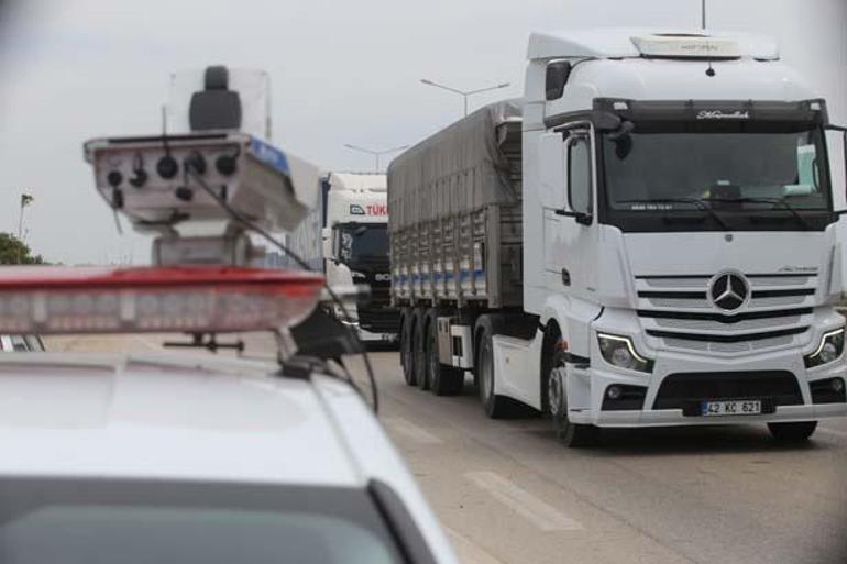 1 yıldır yol kenarlarında Bu radara dikkat: Aynı anda 4 araca ceza yazıyor