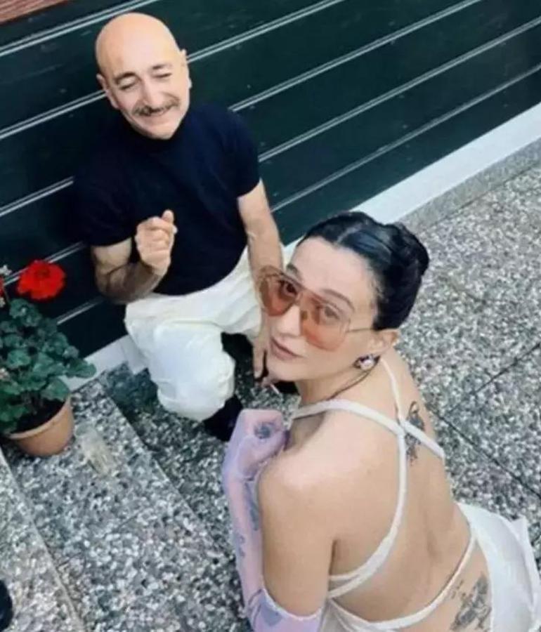 Eşiyle 10 yaş fark olay olmuştu Melike Şahin konserde aşka geldi