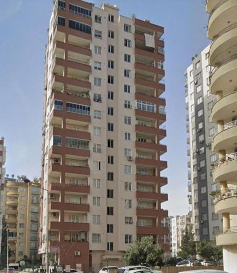Depremde ölenlerin tutanakla aldığı altınlarını vermediği iddia edilen polis memuru için karar