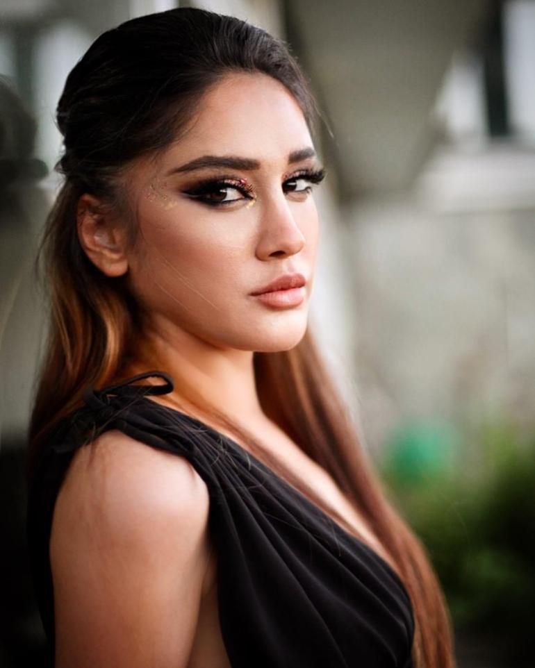 Zeynep Koçak sevenlerini korkuttu Instagramdan takipçilerini uyardı