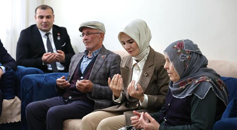 Bakan Göktaş Yozgatta şehit ailesini ziyaret etti