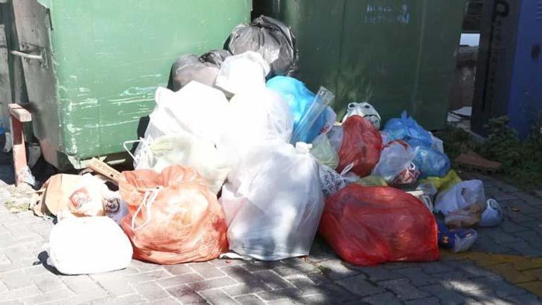 Beşiktaşta toplanmayan çöpler isyan ettirdi: İnsanları cezalandırmaktan başka birşey değil bu