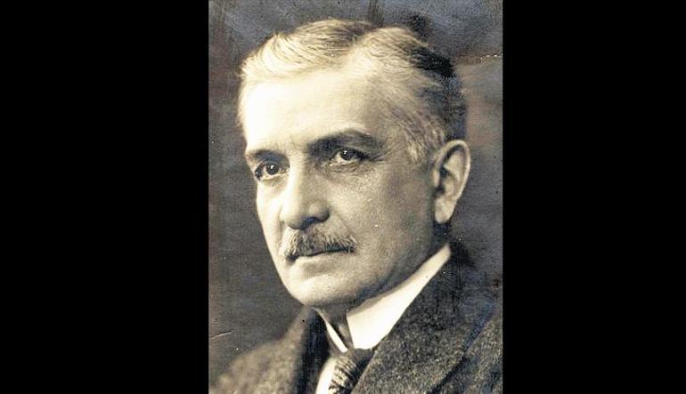 Geçmişin çizgilerinde bir İstanbul Fransızı: Alexandre Raymond