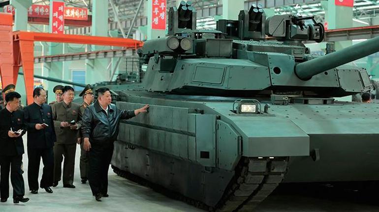 Kuzey Kore lideri Kim tank fabrikasını gezdi, daha fazla üretim talimatı verdi