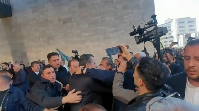 Son dakika... Özgür Özele saldırı Cumhurbaşkanı Erdoğandan geçmiş olsun telefonu