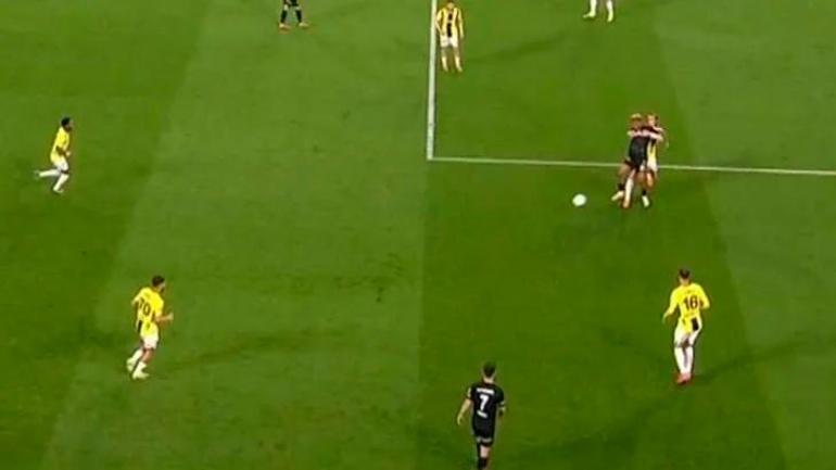 Fenerbahçe - Beşiktaş derbisinde En Nesyrinin pozisyonu penaltı mı Eski hakem açıkladı