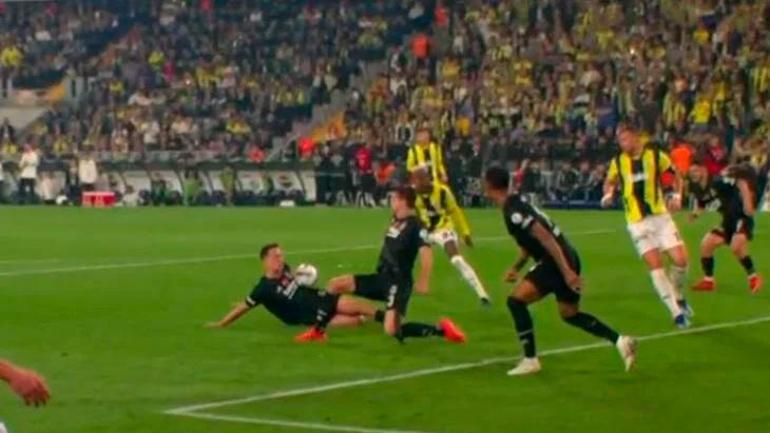 Fenerbahçe - Beşiktaş derbisinde En Nesyrinin pozisyonu penaltı mı Eski hakem açıkladı