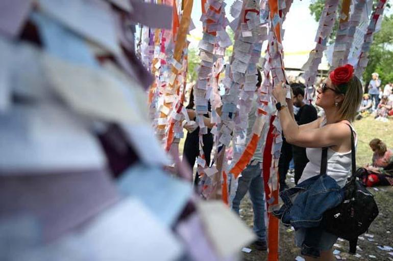 Türkiyenin en renkli şenliği Akın ettiler: Erkenden gelip yerimizi kapattık