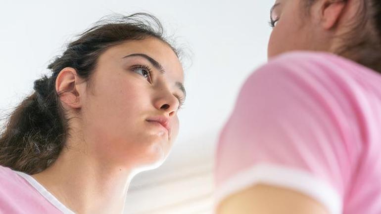 La demande de rhinoplastie a diminué jusqu'à l'âge de 15 ans, nous la recommandons après 18 ans.