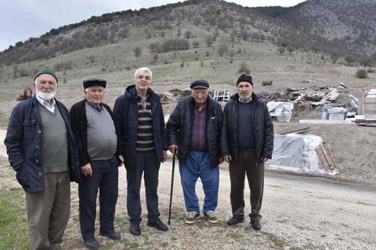 Köylü CİMERlik oldu: Köyün daha iyi bir yere taşınmasını istiyoruz