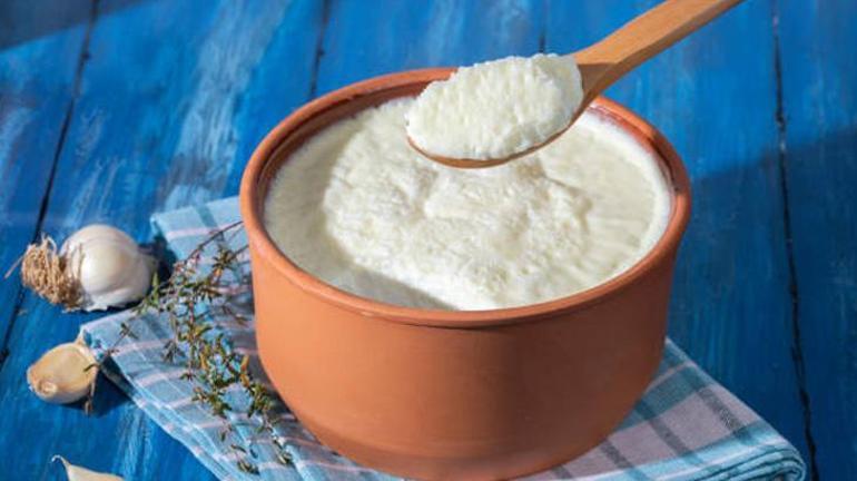 Taş gibi yoğurt mayalama tekniği Asırlık yoğurtçular böyle mayalıyormuş