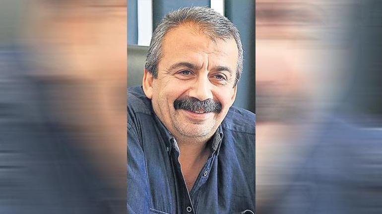 Öfkesini kalbine sakladı