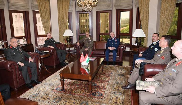 Genelkurmay Başkanı Orgeneral Metin Gürak, Macar komutanlarla bir araya geldi