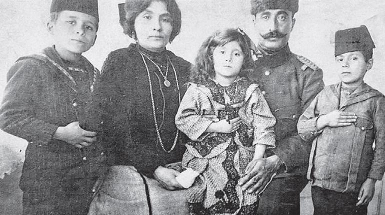 Bir gülümseme kalır gök kubbenin altında