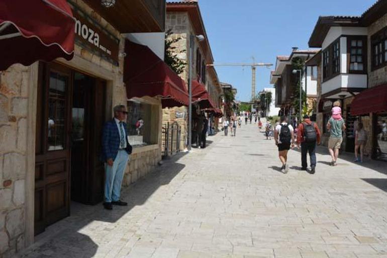 Hiç eğitim almadan 11 dil öğrendi Bulaşık yıkarken ortaya çıkan yetenek