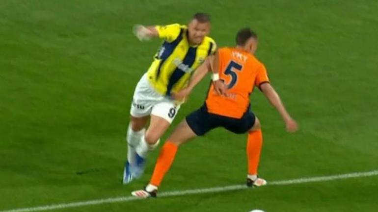 Başakşehir - Fenerbahçe maçı sonrası eski hakemlerden penaltı ve gol iptali çıkışı 2 kırmızı kartı atladı