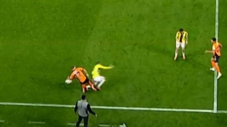 Başakşehir - Fenerbahçe maçı sonrası eski hakemlerden penaltı ve gol iptali çıkışı 2 kırmızı kartı atladı