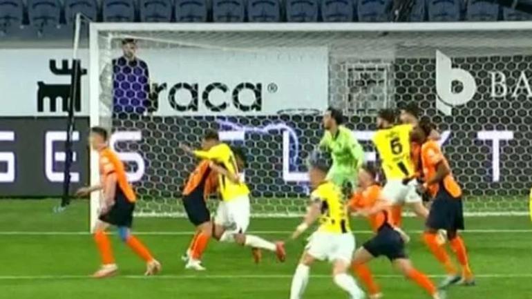 Başakşehir - Fenerbahçe maçı sonrası eski hakemlerden penaltı ve gol iptali çıkışı 2 kırmızı kartı atladı