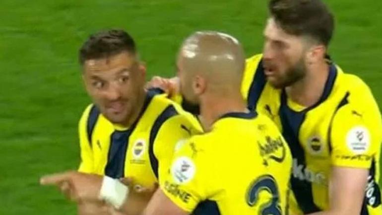 Başakşehir - Fenerbahçe maçı sonrası eski hakemlerden penaltı ve gol iptali çıkışı 2 kırmızı kartı atladı