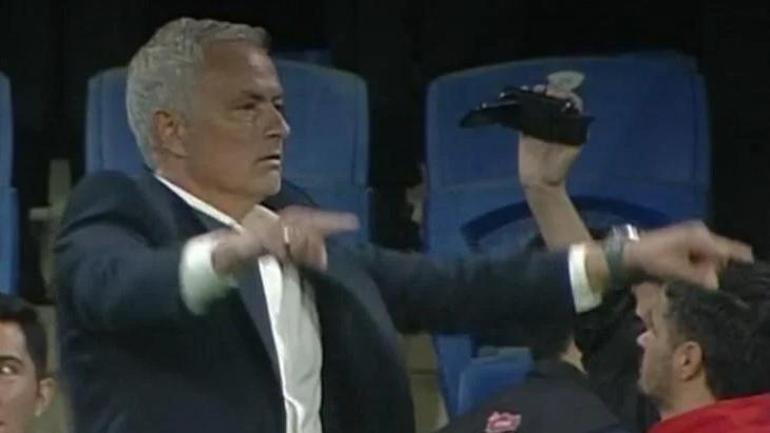 Başakşehir - Fenerbahçe maçı sonrası eski hakemlerden penaltı ve gol iptali çıkışı 2 kırmızı kartı atladı