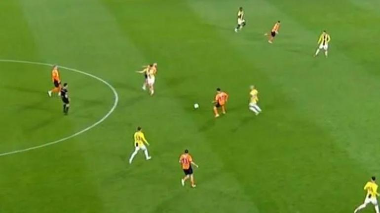 Başakşehir - Fenerbahçe maçı sonrası eski hakemlerden penaltı ve gol iptali çıkışı 2 kırmızı kartı atladı
