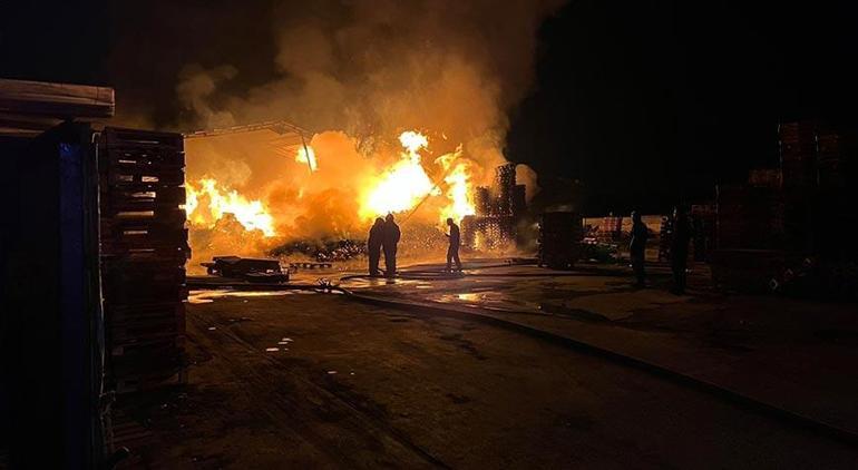 Bursada palet fabrikasında korkutan yangın