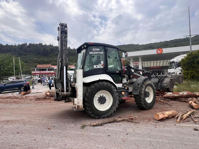 Son dakika Çanakkalede korkunç kaza: 8 ölü, çok sayıda yaralı var