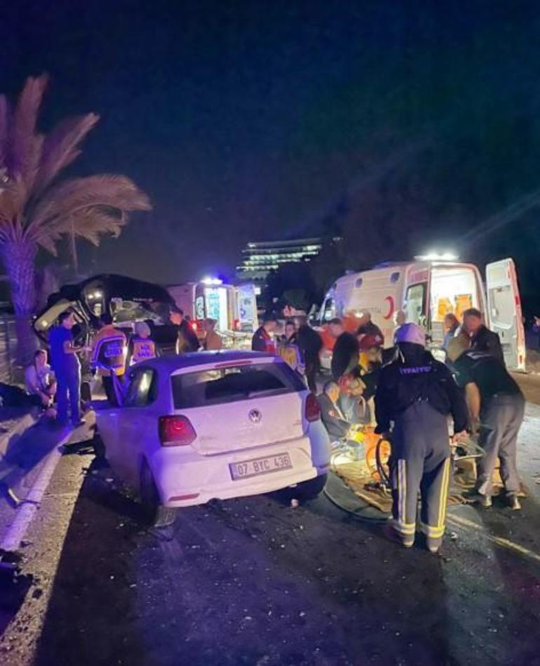 Son dakika Çanakkalede korkunç kaza: 8 ölü, çok sayıda yaralı var