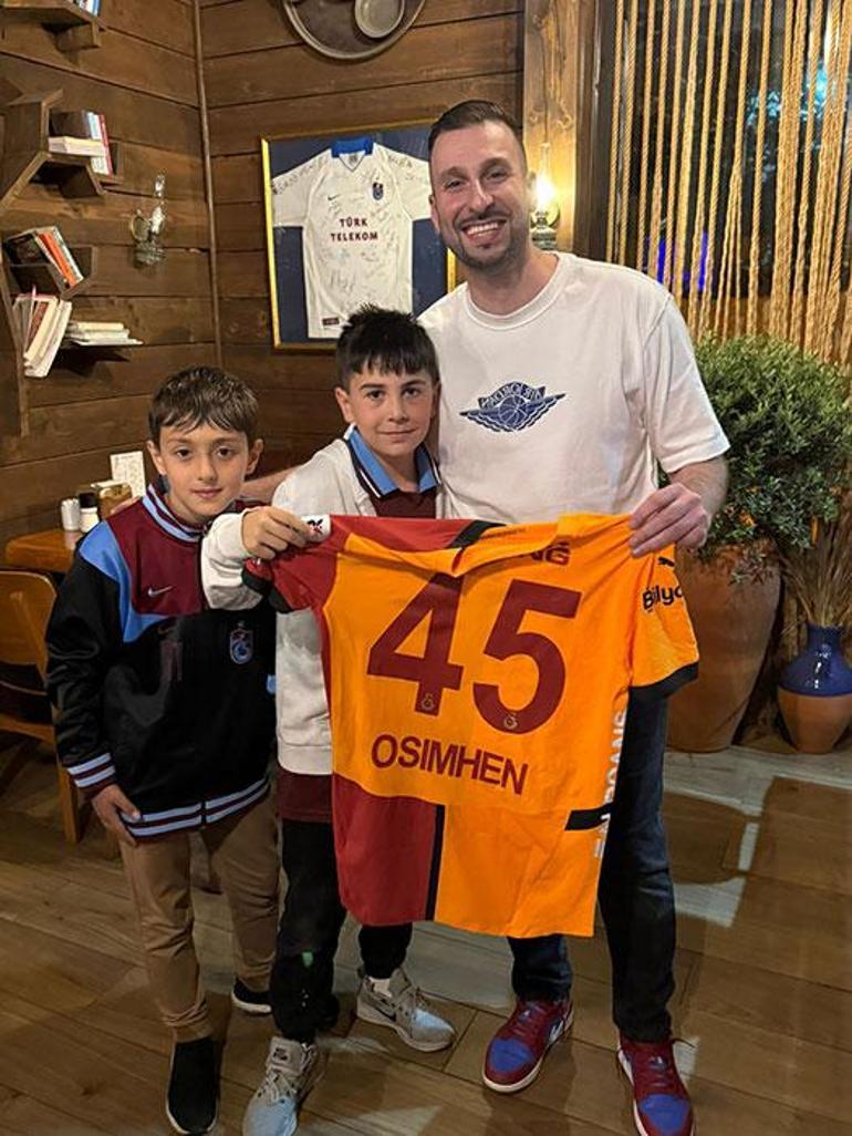 Galatasaray taraftarından Osimhen kampanyası