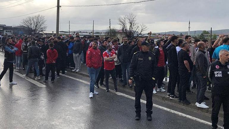 Sivasspora taraftarlardan tesislerde protesto şoku