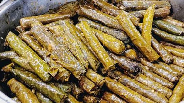 Patlamayan yaprak sarmasının sırrı buymuş Tencere böyle dizmek yeterli