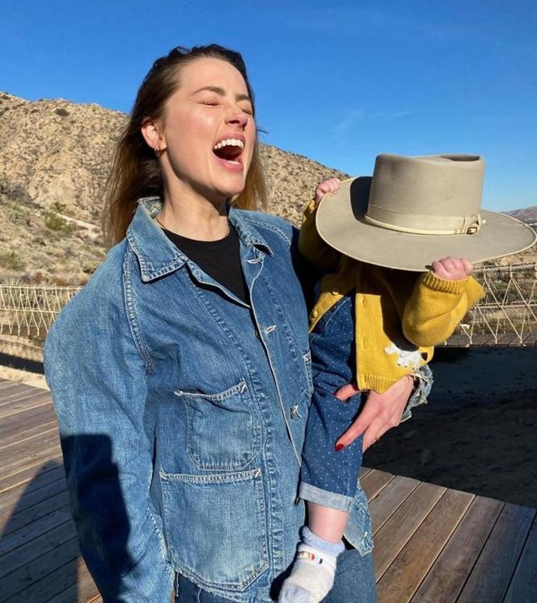 İkiz bebek müjdesi Amber Heard isimlerini ilk kez paylaştı