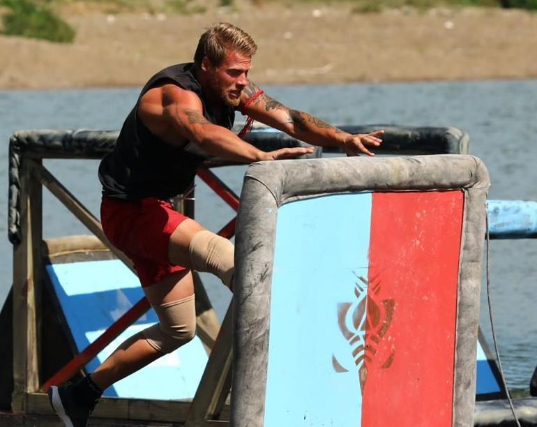 Almeda Baylandan sürpriz paylaşım Survivor Yunus Emre Özden ile arkadaş çıktı